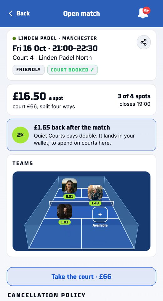 An open match: the court drawn in 3D, the teams, the price a spot